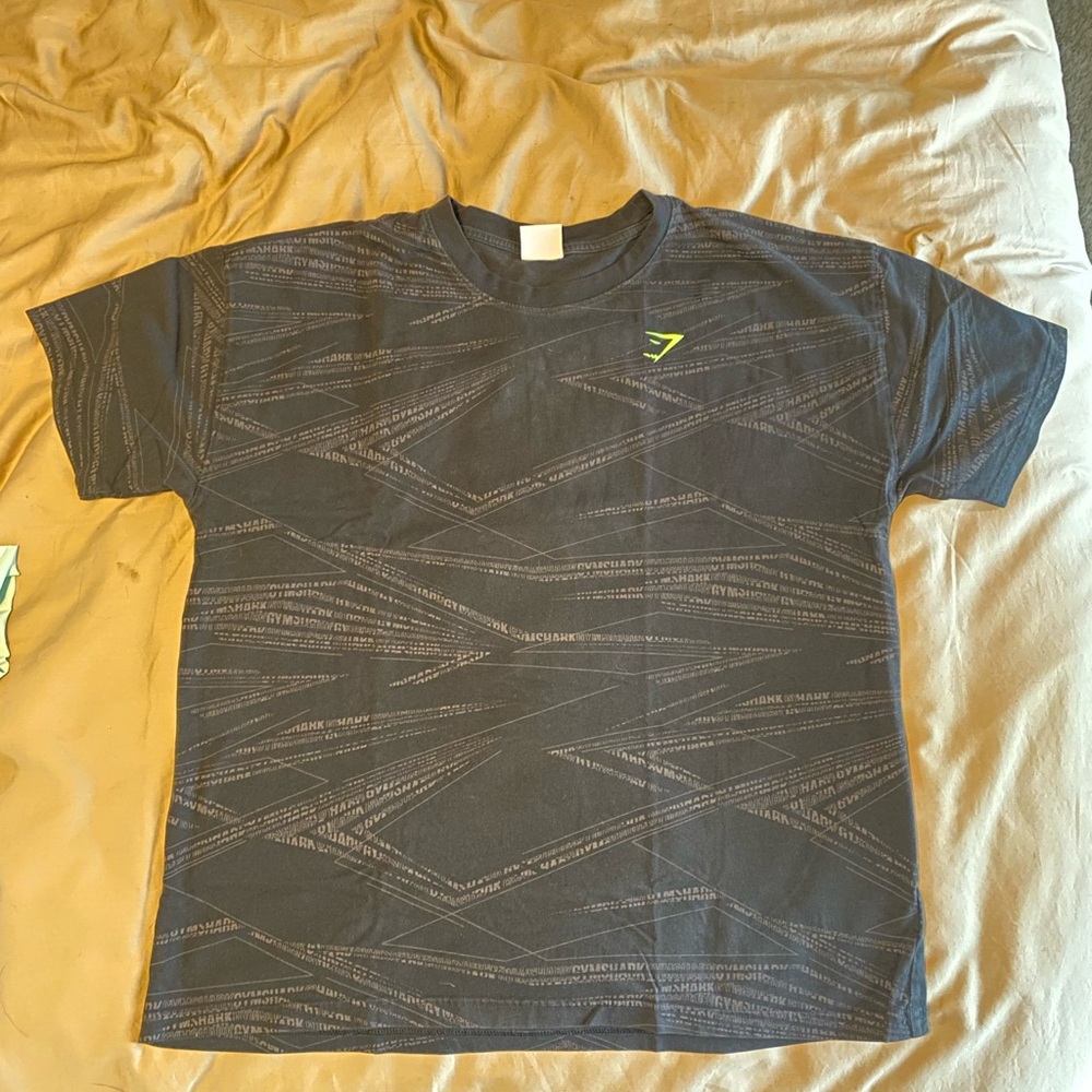 GYMSHARK t-shirt